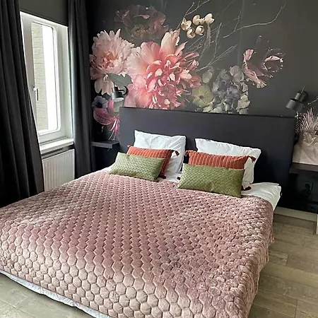 Oda ve Kahvaltı Bruxelles - & 4*