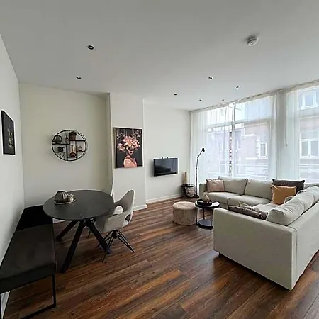 Oda ve Kahvaltı Bruxelles - & 4*