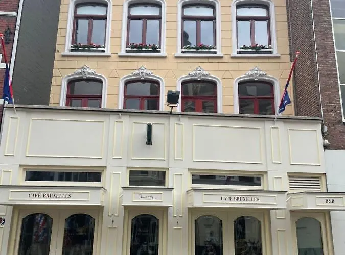 Bruxelles - & فندق مبيت وإفطار فينلو