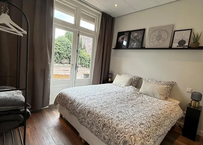 Bruxelles - & فندق مبيت وإفطار فينلو