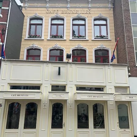 Bruxelles - & فندق مبيت وإفطار فينلو
