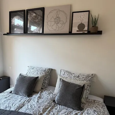 Bruxelles - & Alojamento de Acomodação e Pequeno-almoço