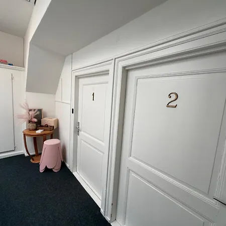 Bed & Breakfast Bruxelles - & 4*