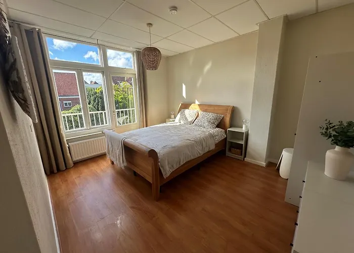 Bruxelles - & Alojamento de Acomodação e Pequeno-almoço 4*