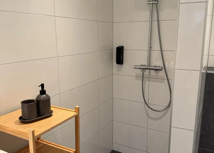 Bruxelles - & Alojamento de Acomodação e Pequeno-almoço 4*